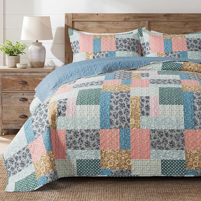 Etwel Lightweight Patchwork Queen Size Quilt Set by Unknown