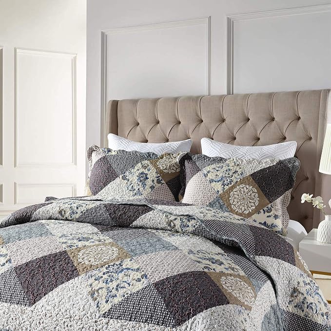 3-Piece Queen Quilt Set Quilted Bedspread Oversized Microfiber Lightweight - Image 2