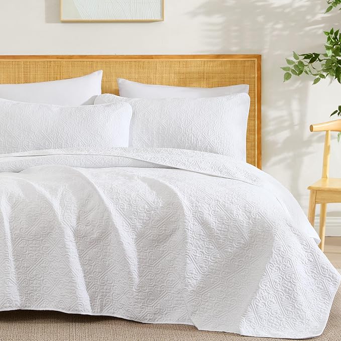HLC.ME Lorenzo - White Quilt Queen Size Bedding Set, Soft Lightweight Comforter by HomeLinenCollections