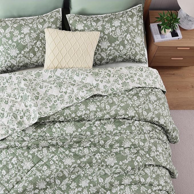 Queen Quilt Set-3 Pieces Soft Bedding Floral Reversible Coverlet | All Seasons by BLOOMHAVEN