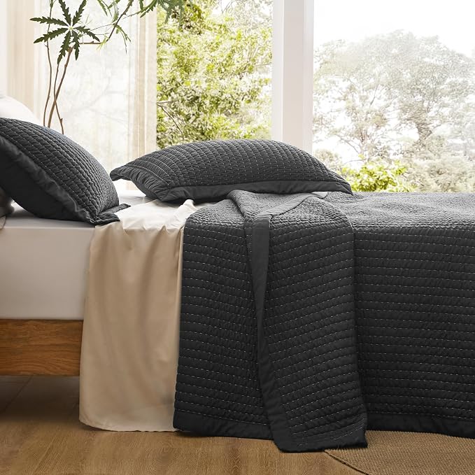 Bedsure King Quilt, Lightweight Soft Striped Comforter Bedding Set, All-Season - Image 2