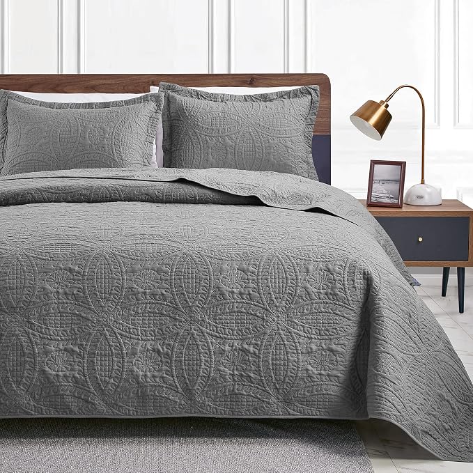 Love's cabin Oversized King Size Quilt Bedding Set Grey Bedspreads by Lovescabin