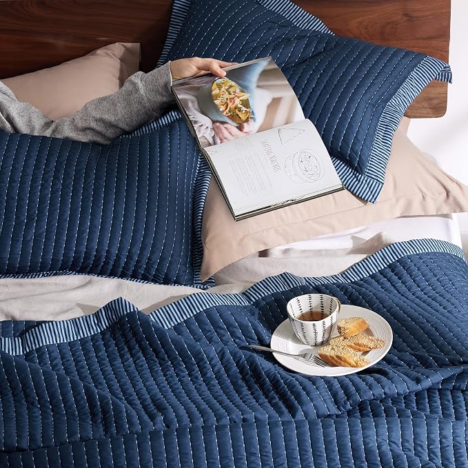 Bedsure Twin Size Quilt, Lightweight Soft Striped Comforter Set, All-Season - Image 3