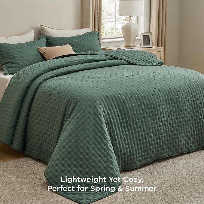 Bedsure Cal King Quilt Bedspread, Thin Comforter, Dark Green Coverlet | - Image 2
