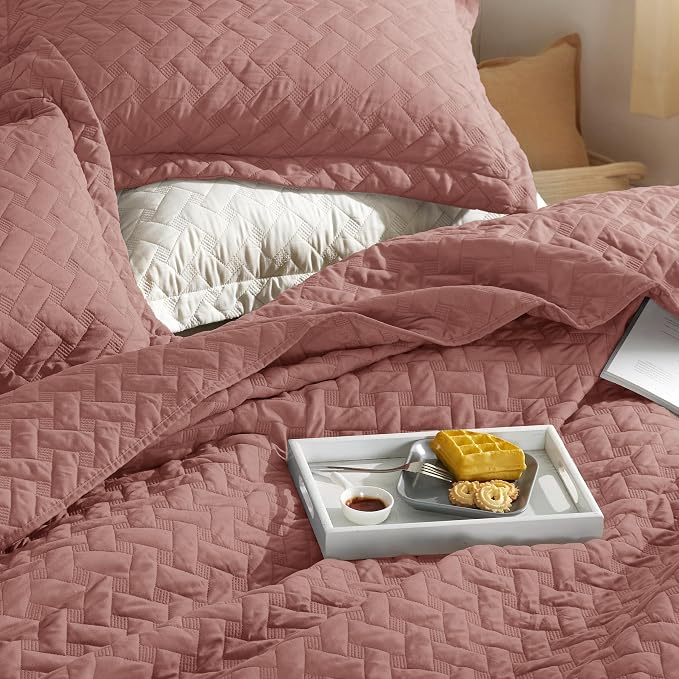 Bedsure Twin Size Quilt, Lightweight Comforter Set, Basket Weave, All-Season - Image 2