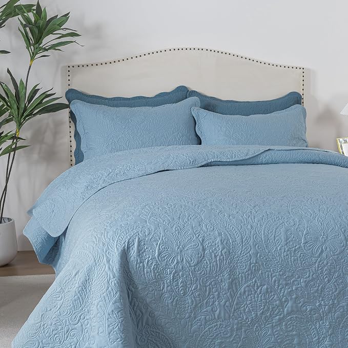 Embroidered Quilt King Size by HoneiLife