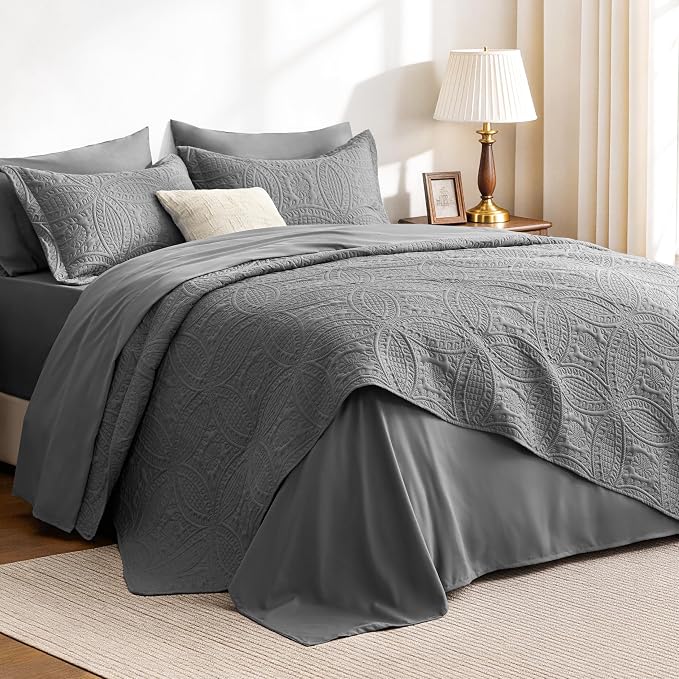 Love's cabin Queen Quilt Set Grey, Bed in a Bag Queen Size Bedding 7 Pieces by Lovescabin
