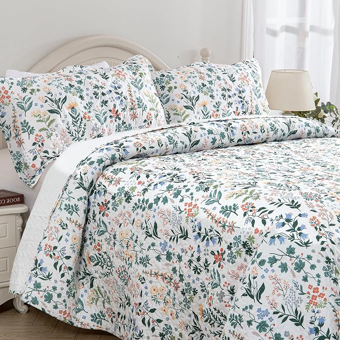 3-Piece Quilt Set Quilted Bedspread Lightweight Coverlet Set Garden Style - Image 3