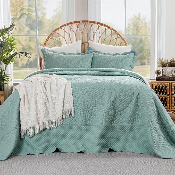EVENHUG Oversized King Bedspreads California King Quilt Set - Image 4