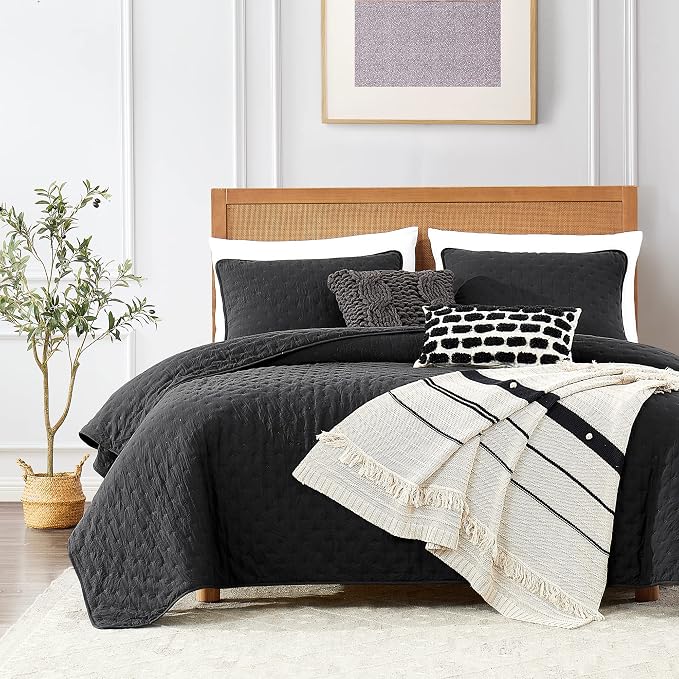 ROARINGWILD Black Twin Size Quilt Bedding Sets by ROARINGWILD