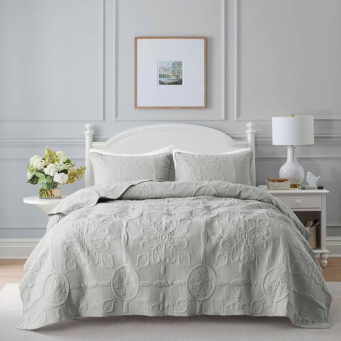 B2EVER Light Grey Damask Quilt Twin Size Bedding Sets by B2EVER
