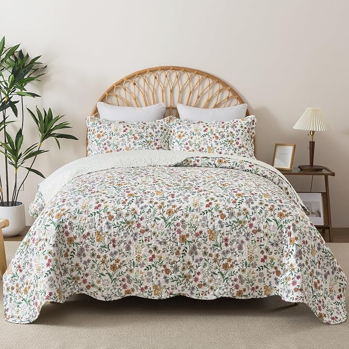 Etwel Lightweight Queen Size Quilt Set by Unknown