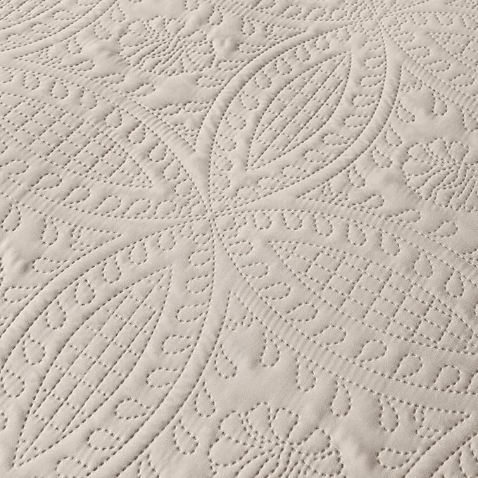 akkialla Taupe King/Cal King Quilt Set, Ultrasonic Lightweight Bedspread - Image 7