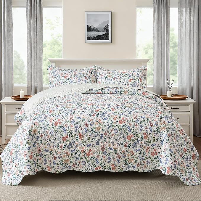 Etwel Lightweight King Size Quilt Set by Unknown