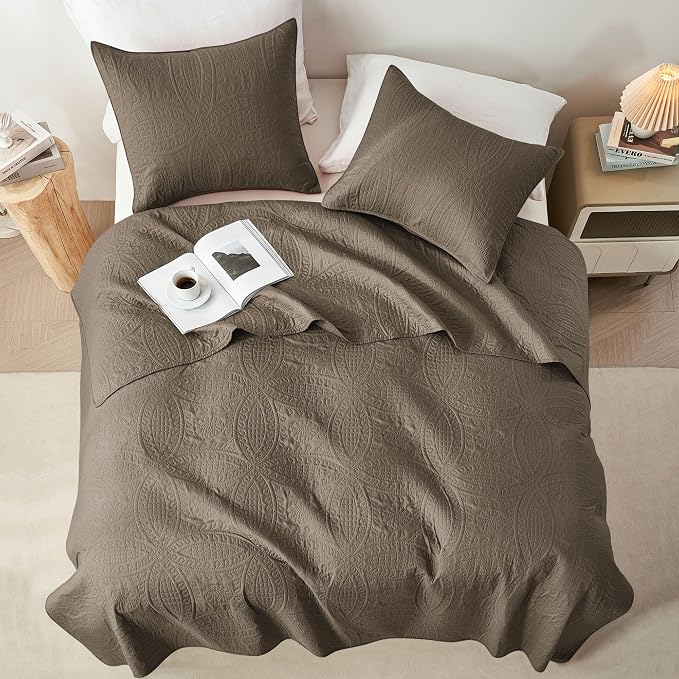 akkialla Mocha Brown Full/Queen Quilt Set, Ultrasonic Lightweight Bedspread - Image 3