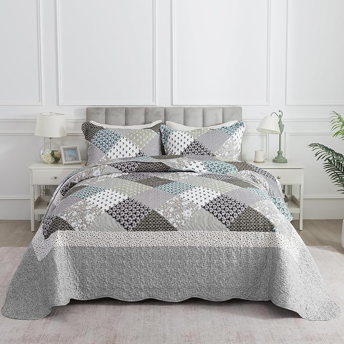 Etwel Lightweight Patchwork Queen Size Quilt Set by Unknown